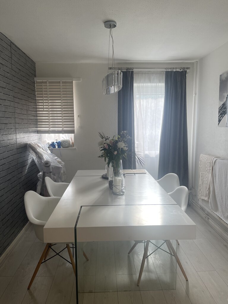 Photo 2 of London property
