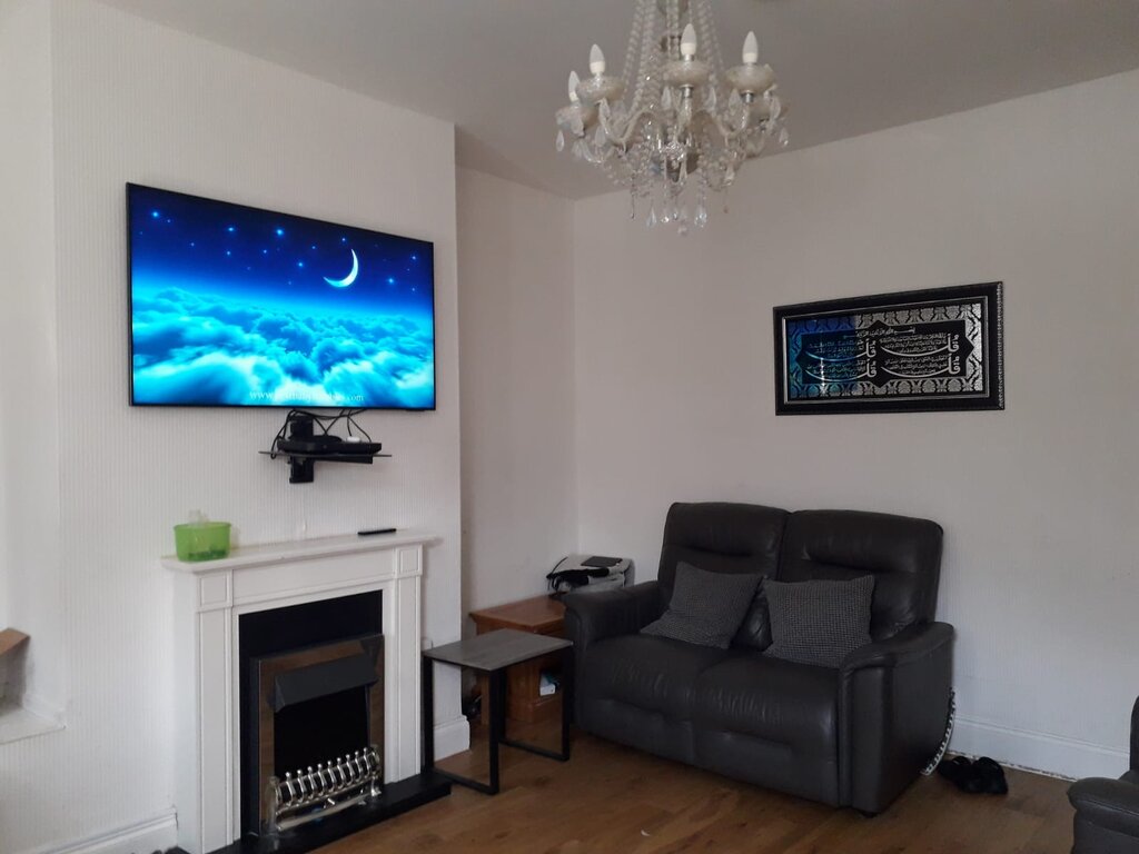 Photo 2 of Leeds property