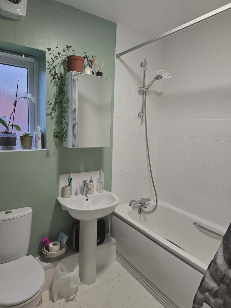 Photo 5 of Manchester property