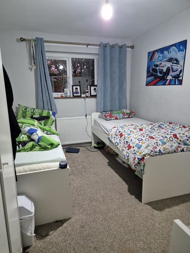 Photo 3 of Leicester property