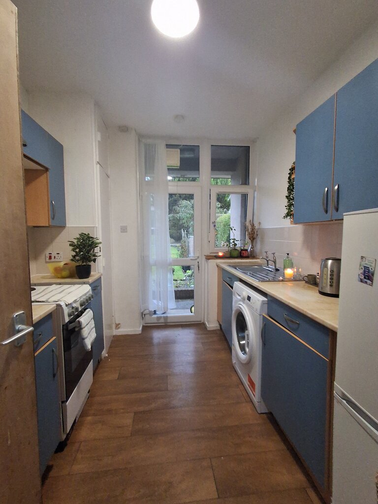 Photo 4 of Edinburgh property