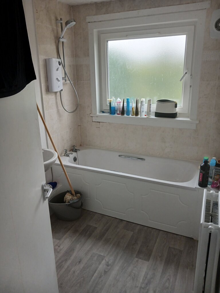 Photo 3 of Edinburgh property