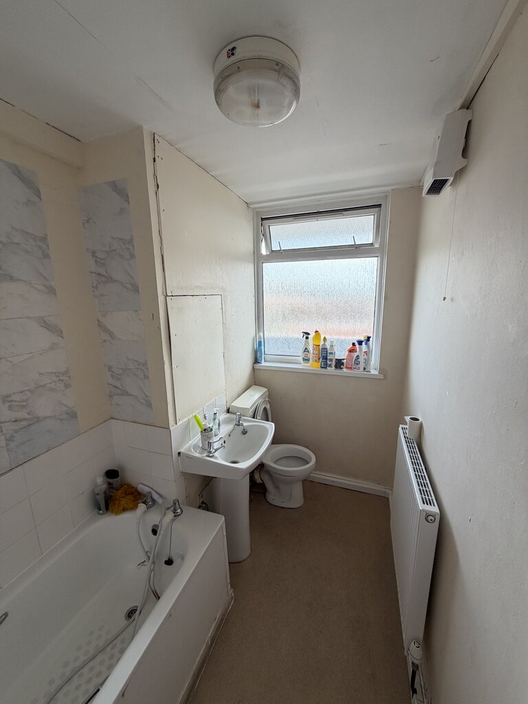 Photo 3 of Hull property