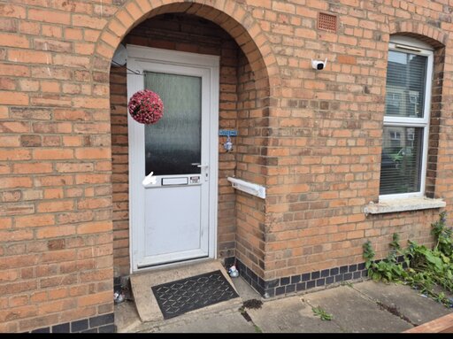 1 bed ground floor maisonette