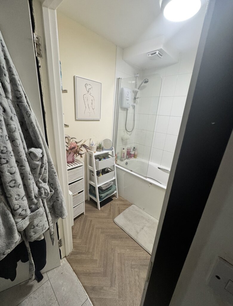 Photo 2 of Manchester property