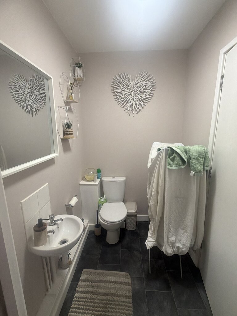 Photo 2 of Carshalton property