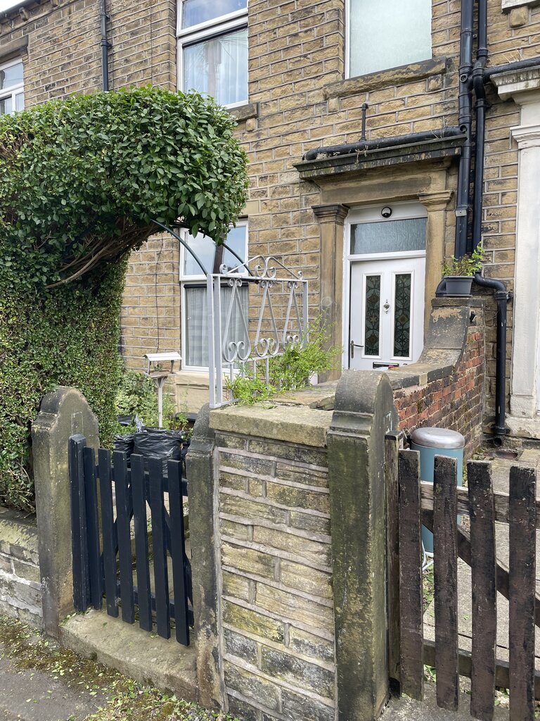 Photo 3 of Huddersfield property