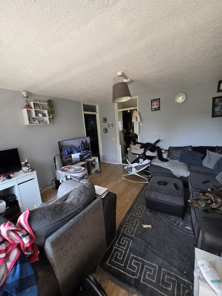 Photo 3 of London property