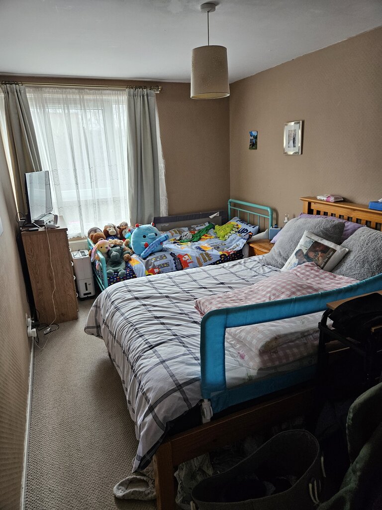 Photo 5 of London property