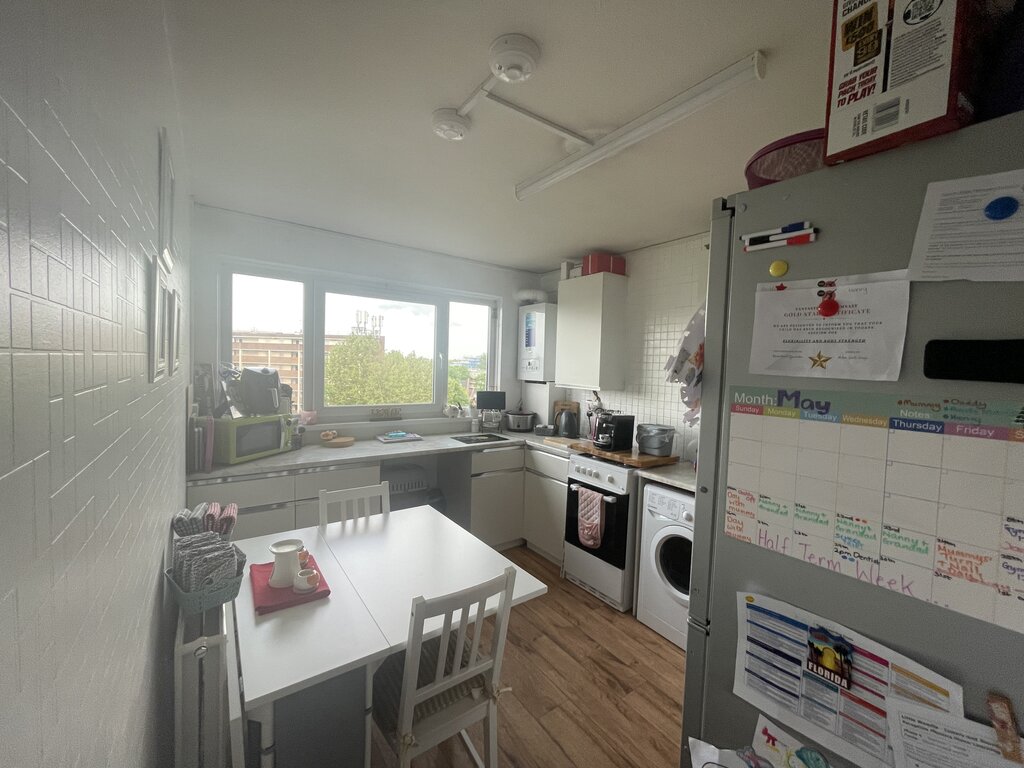 Photo 4 of London property
