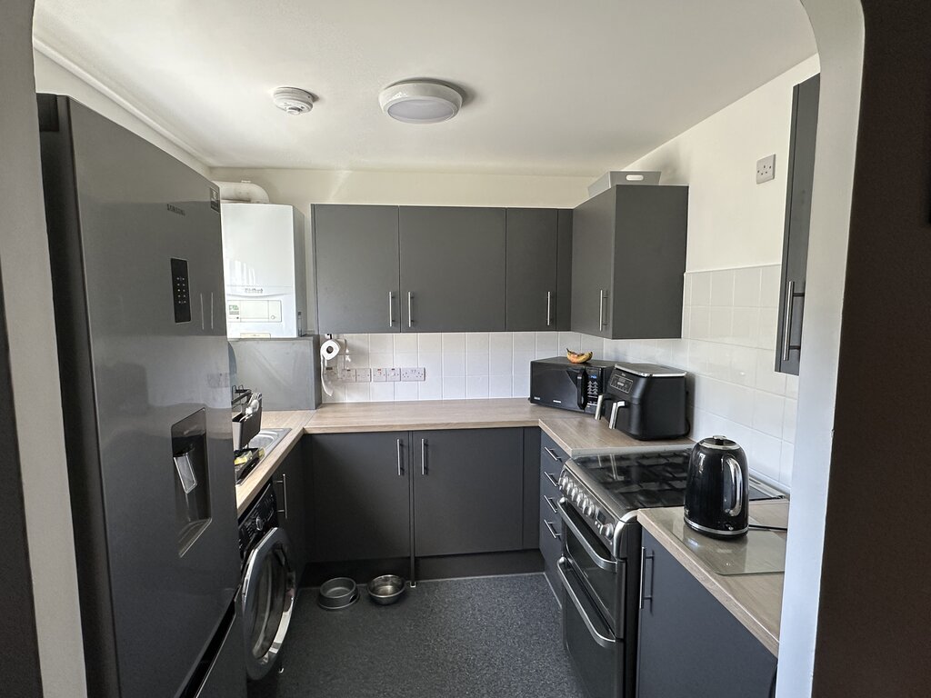 Photo 3 of Crawley property
