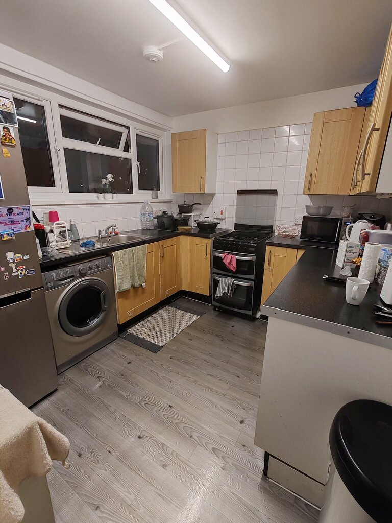 Photo 3 of Newham property