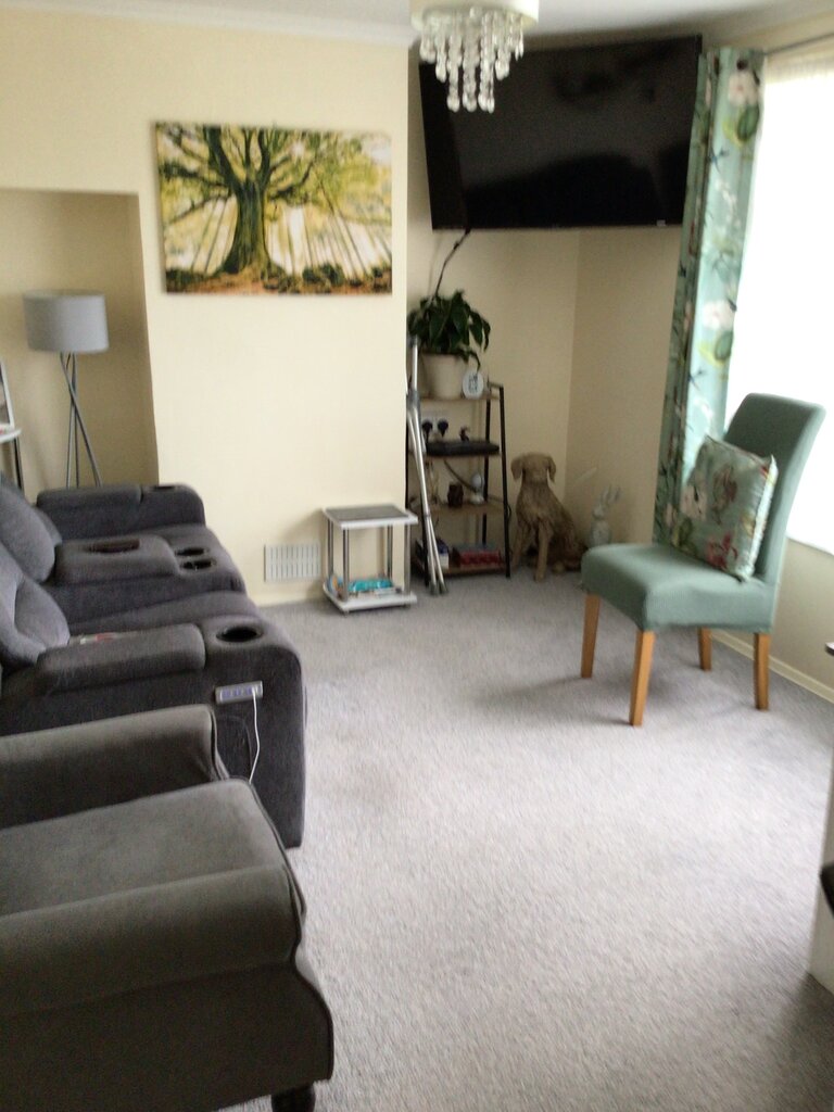Photo 4 of property property