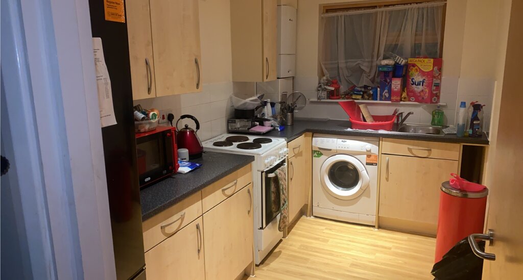 Photo 3 of London property