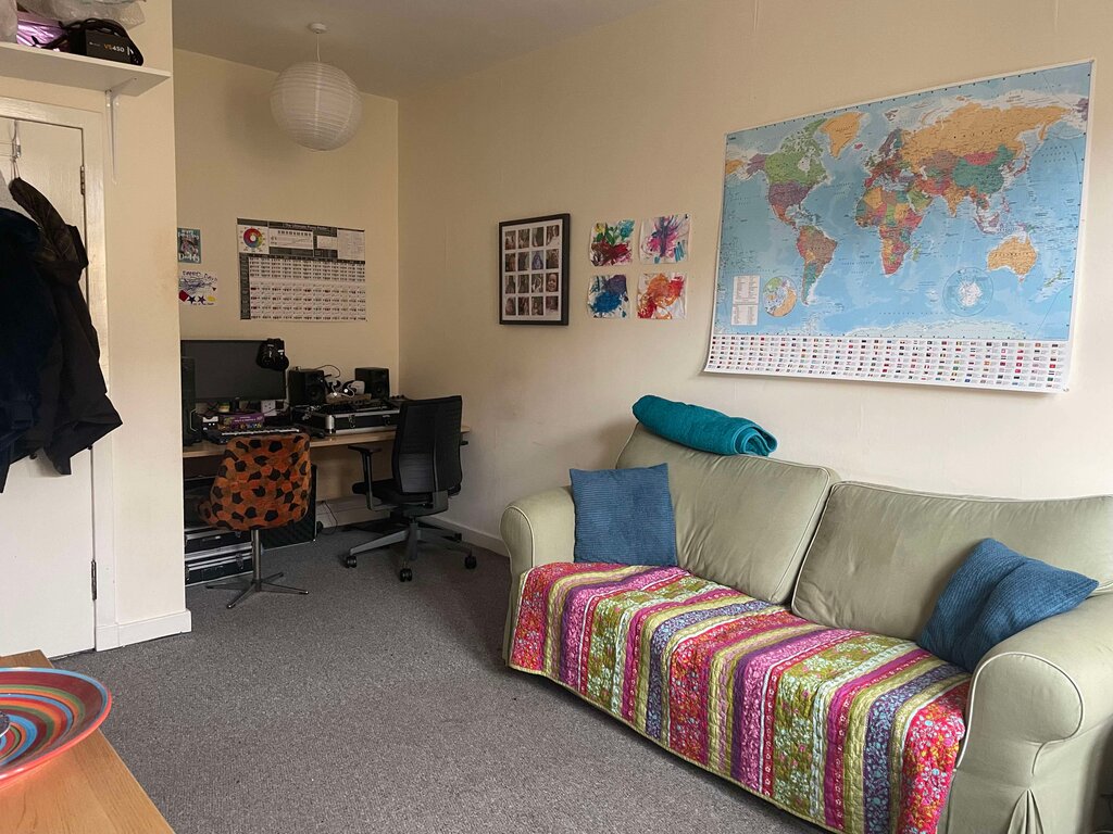 Photo 2 of Glasgow property