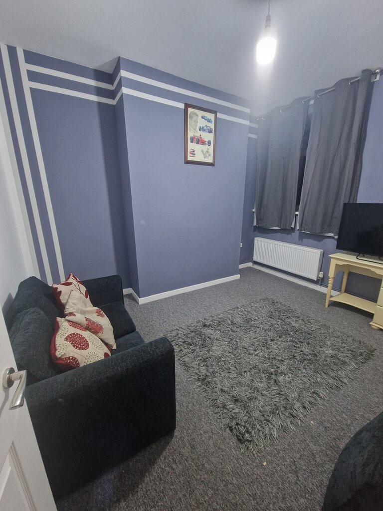 Photo 5 of Newport property