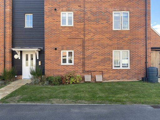 1 bed ground floor apartment/flat