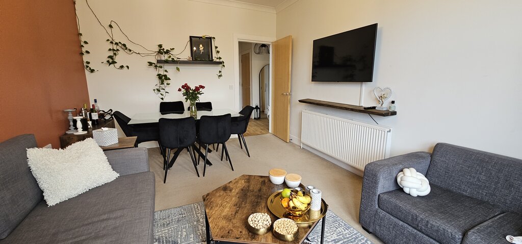 Photo 2 of Glasgow property