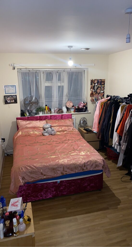 Photo 2 of London property