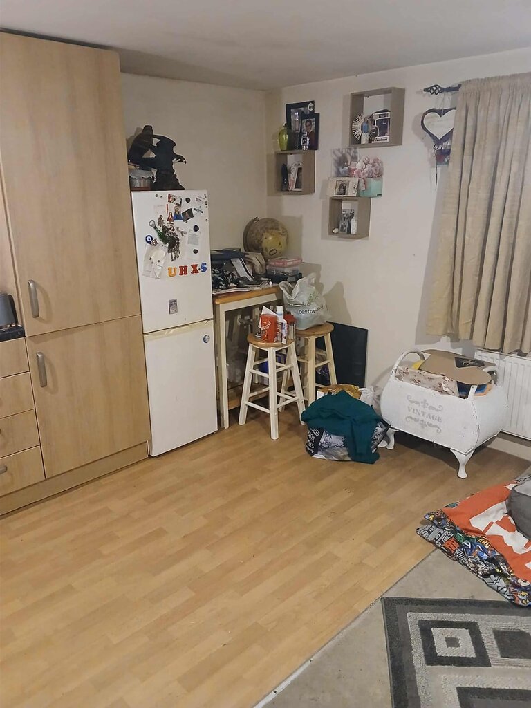 Photo 2 of Anstey property