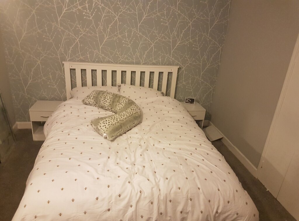Photo 4 of Hainault property