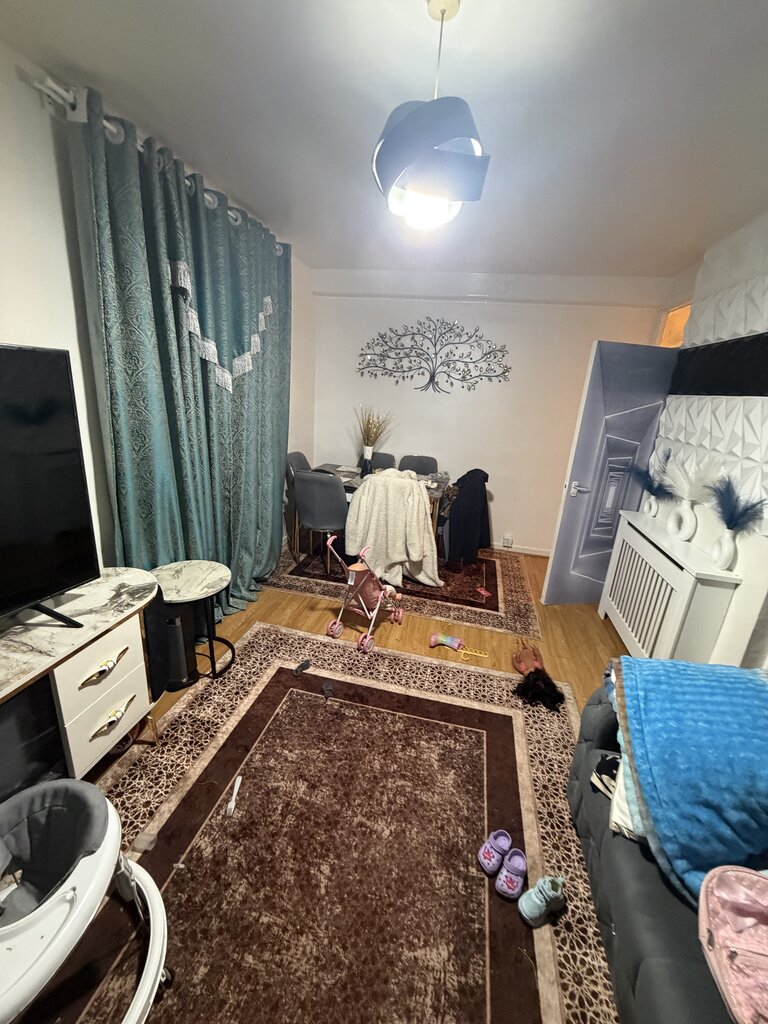 Photo 3 of Manchester property