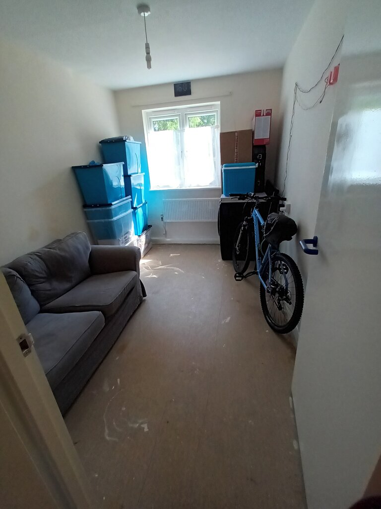 Photo 2 of Walton-On-Thames property