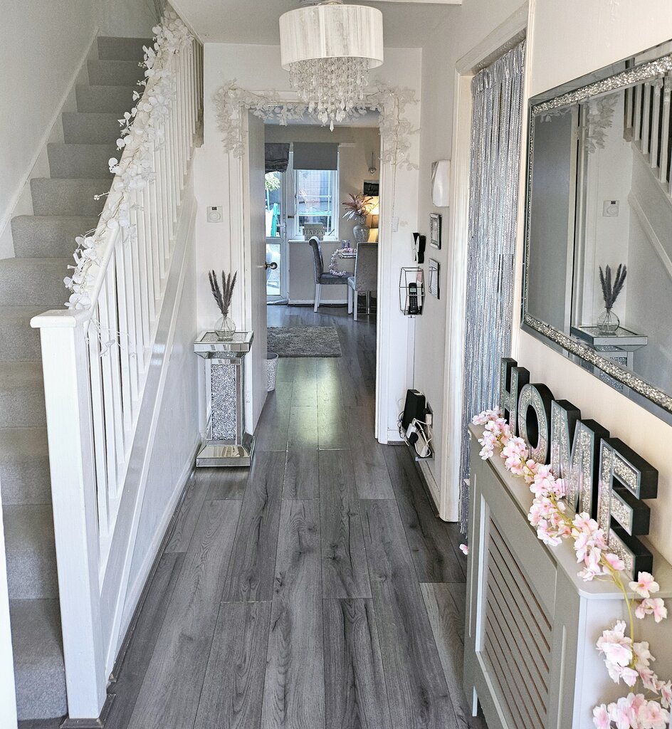 Photo 5 of London property