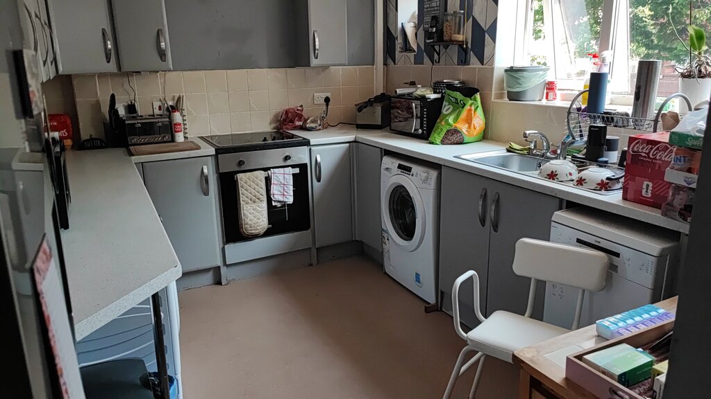 Photo 2 of Manchester property