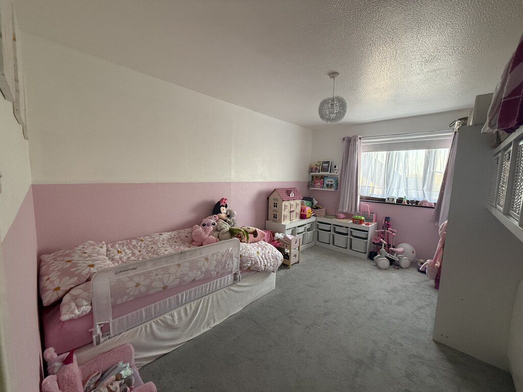 Photo 5 of Basildon property
