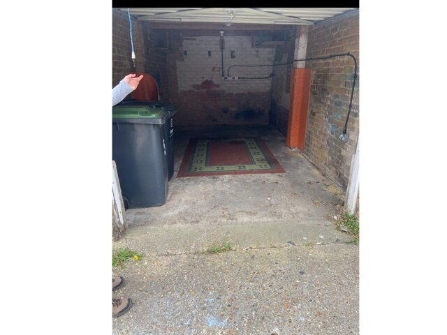 Photo 4 of Havant property