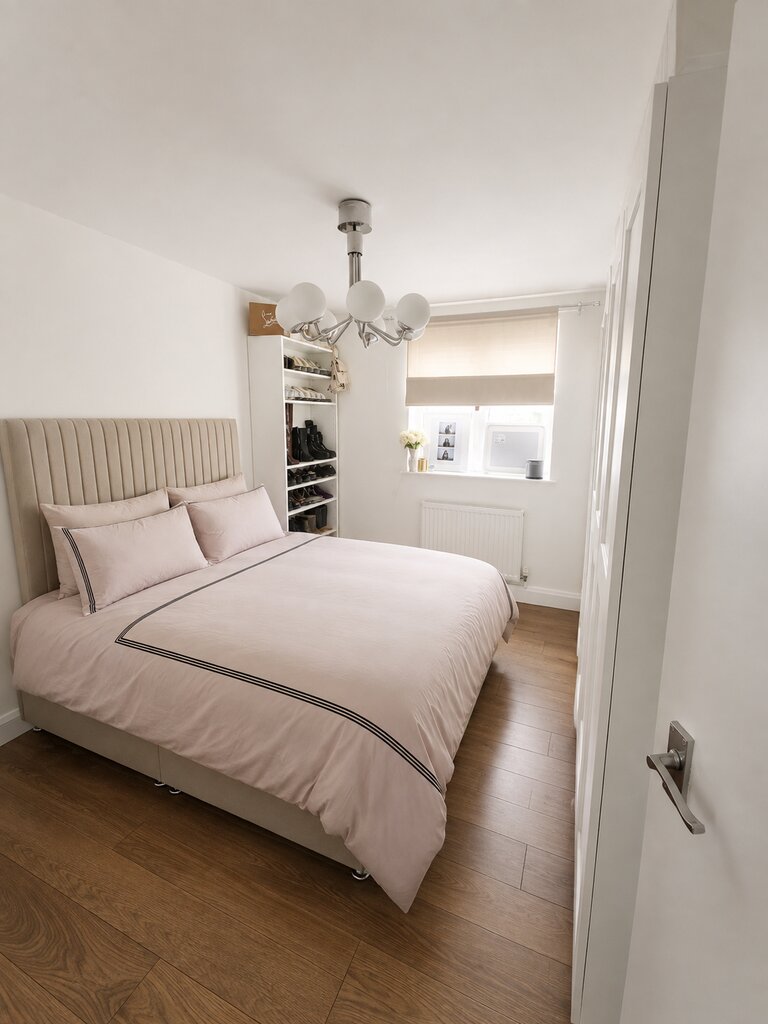 Photo 4 of Wembley property