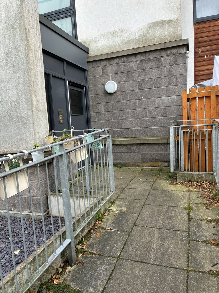 Photo 2 of Edinbrugh property