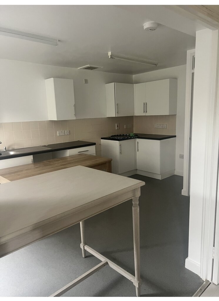 Photo 4 of London property