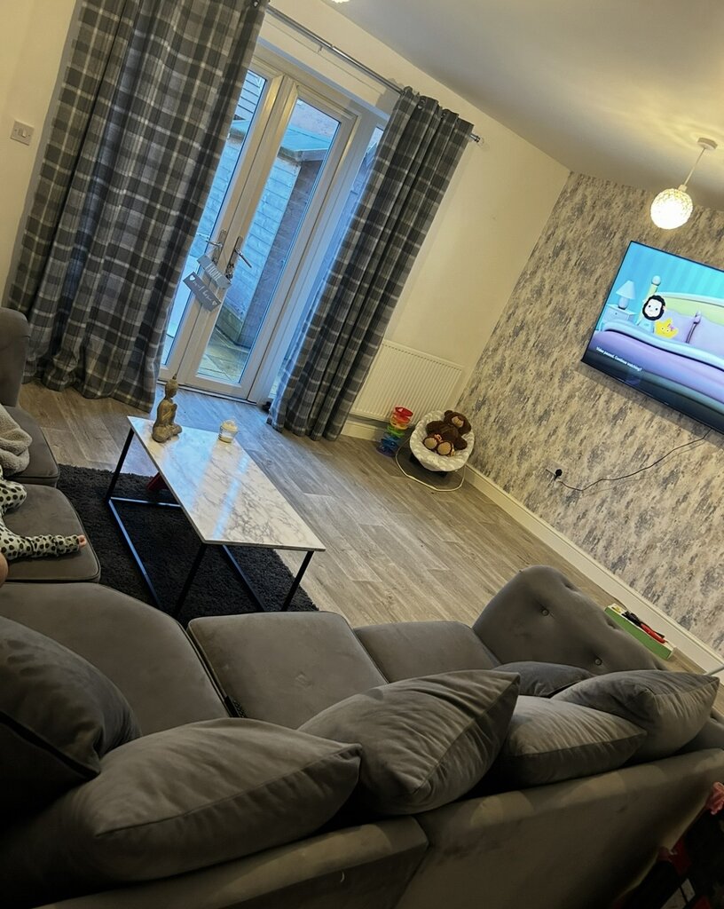 Photo 5 of Castleford property