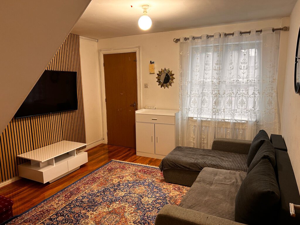 Photo 4 of Huddersfield property