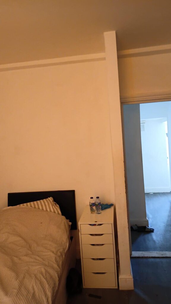 Photo 3 of London property