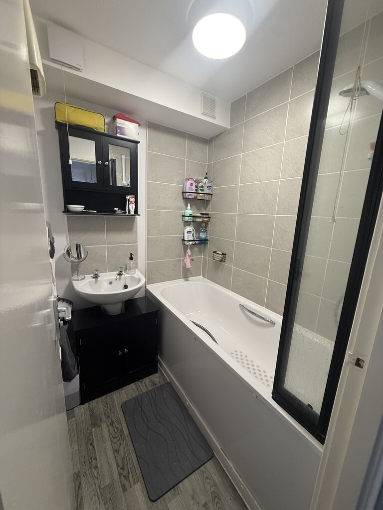 Photo 2 of Basildon property
