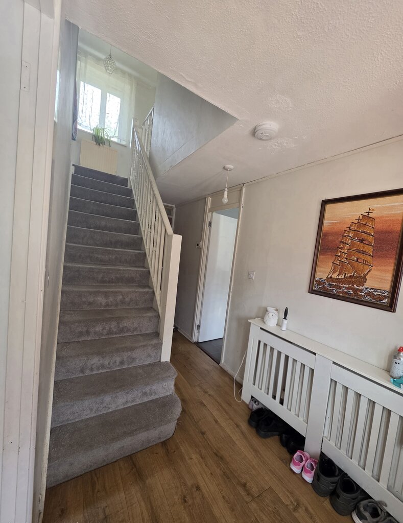 Photo 4 of Brayton property