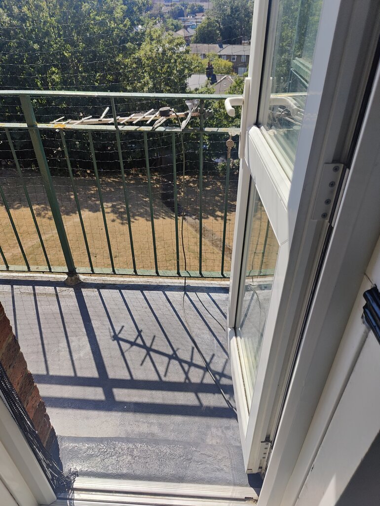 Photo 3 of London property