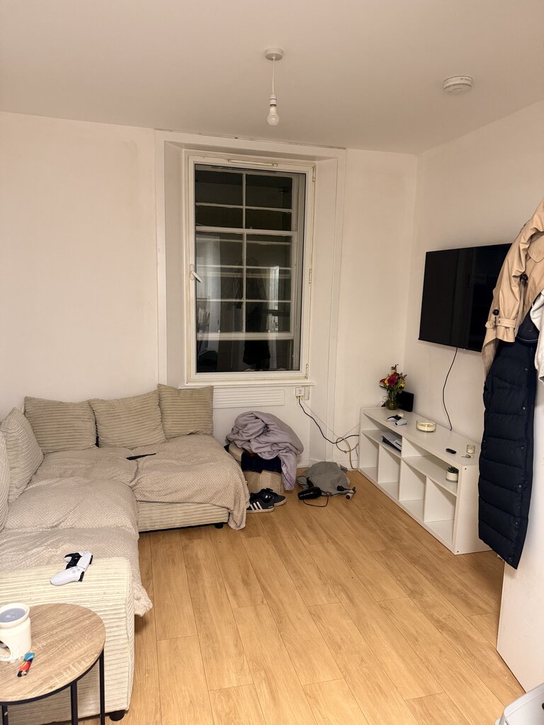 Photo 3 of Edinburgh property