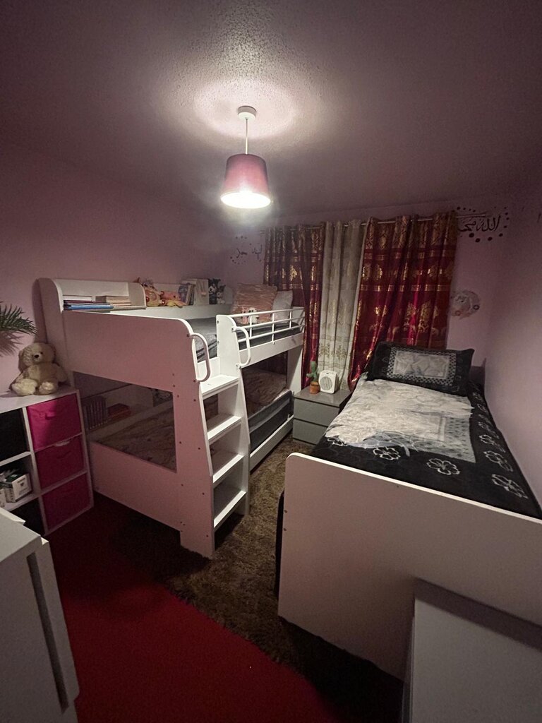 Photo 4 of Salford property