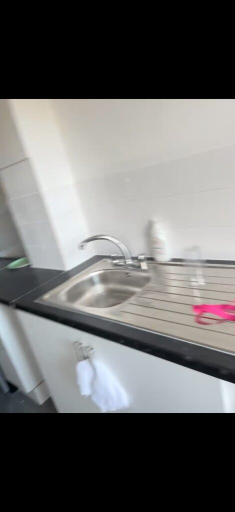 Photo 3 of London property