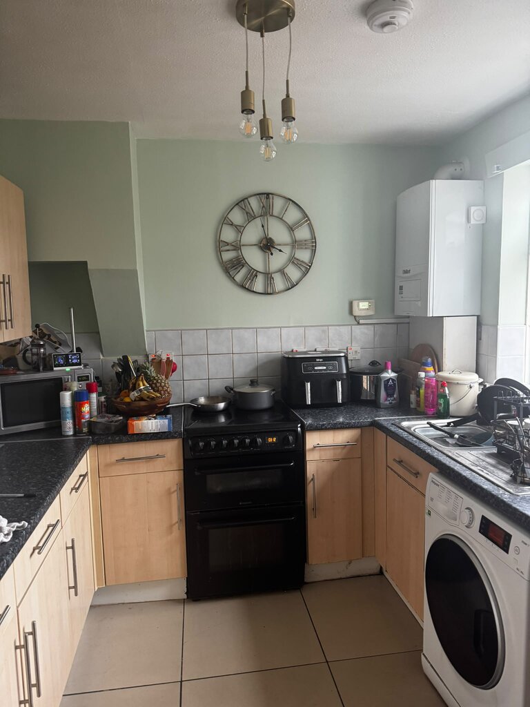 Photo 4 of London property