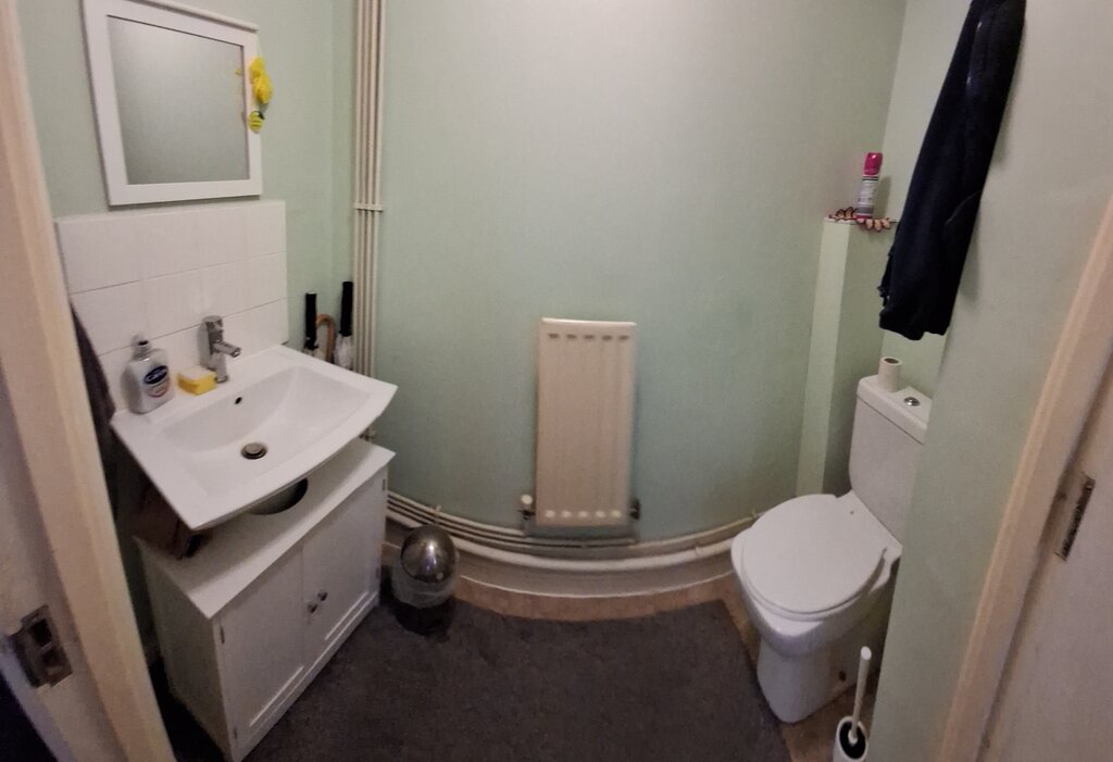 Photo 5 of London property