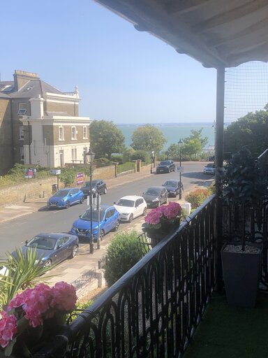 3 bed ground floor maisonette