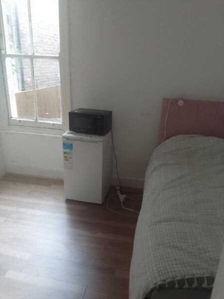 Photo 5 of London property
