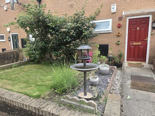 2 bed ground floor maisonette