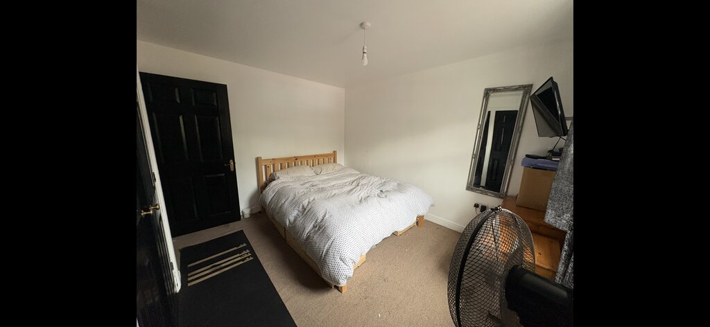Photo 4 of Wakefield property