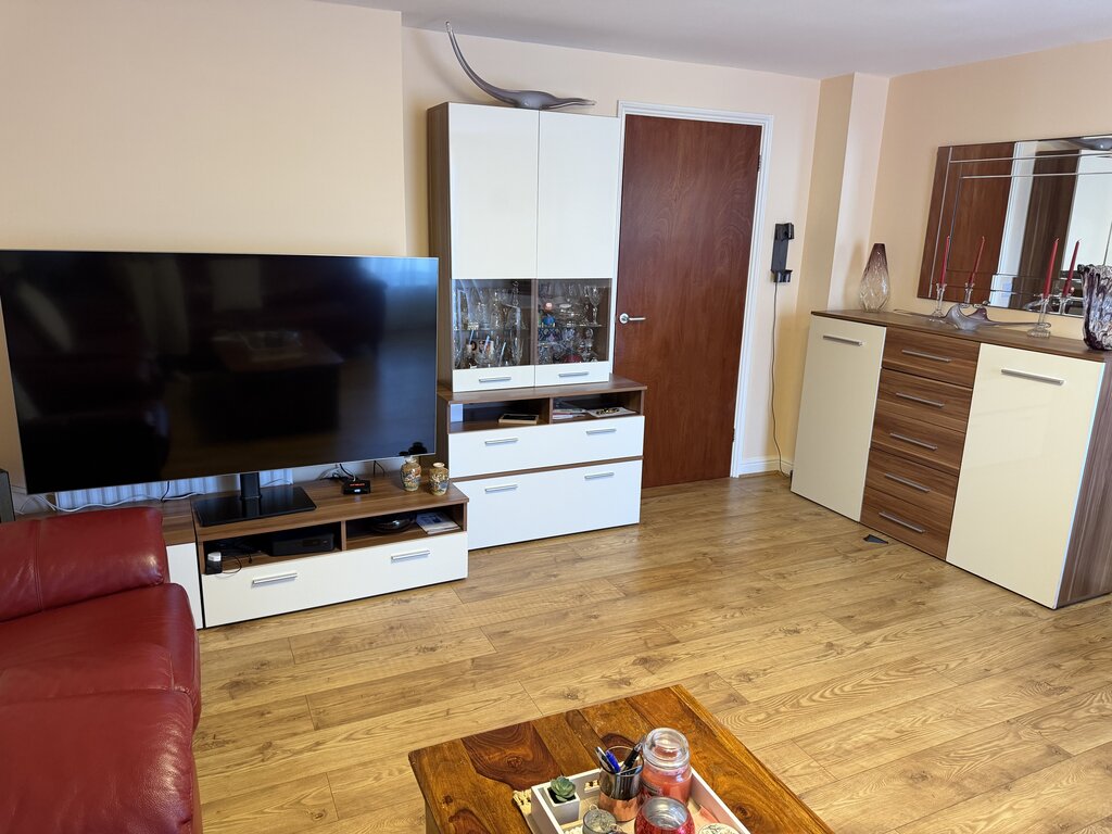 Photo 4 of West Drayton property